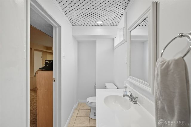92 E Ridgeway Drive, Centerville, OH 45459