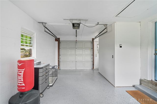 92 E Ridgeway Drive, Centerville, OH 45459