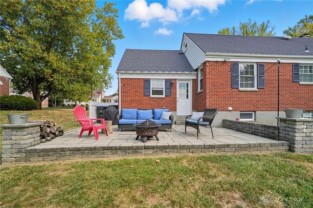 92 E Ridgeway Drive, Centerville, OH 45459