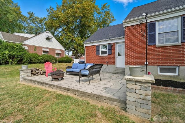 92 E Ridgeway Drive, Centerville, OH 45459