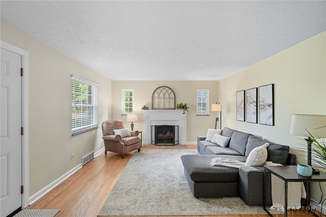 92 E Ridgeway Drive, Centerville, OH 45459