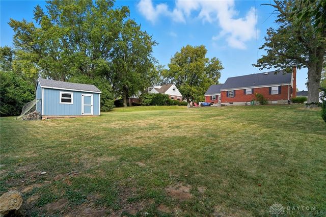 92 E Ridgeway Drive, Centerville, OH 45459