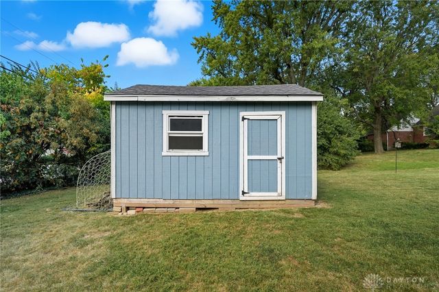 92 E Ridgeway Drive, Centerville, OH 45459
