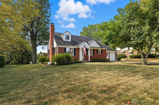 92 E Ridgeway Drive, Centerville, OH 45459