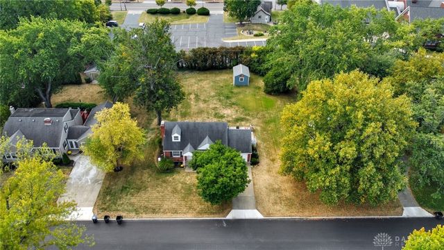 92 E Ridgeway Drive, Centerville, OH 45459