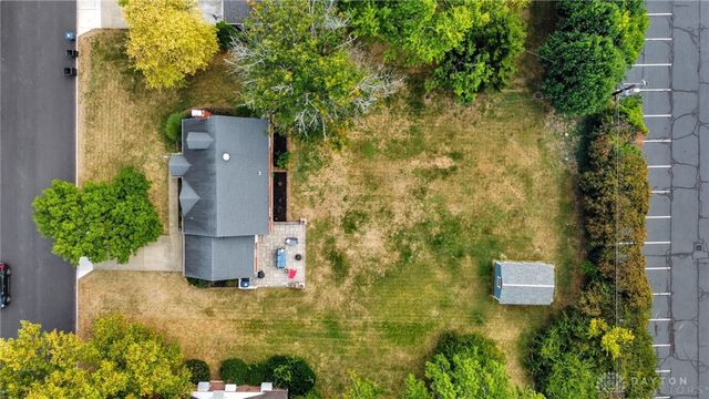 92 E Ridgeway Drive, Centerville, OH 45459