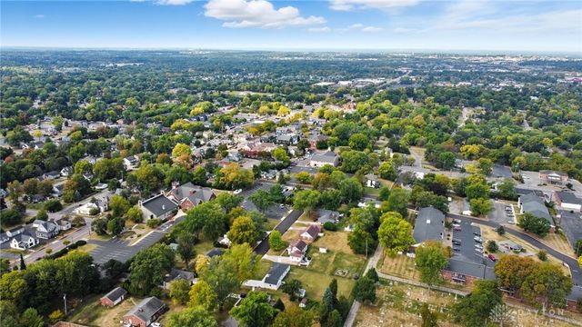 92 E Ridgeway Drive, Centerville, OH 45459