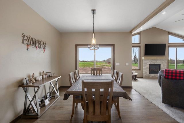 932 MEADOWLARK ROAD, De Pere, WI 54115