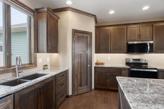 932 MEADOWLARK ROAD, De Pere, WI 54115