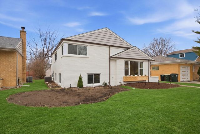 3829 W Chase Avenue, Lincolnwood, IL 60712