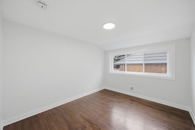 3829 W Chase Avenue, Lincolnwood, IL 60712