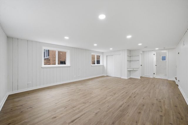 3829 W Chase Avenue, Lincolnwood, IL 60712