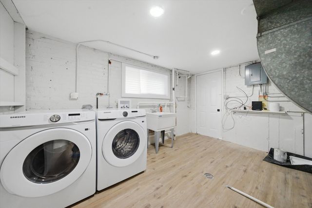 3829 W Chase Avenue, Lincolnwood, IL 60712