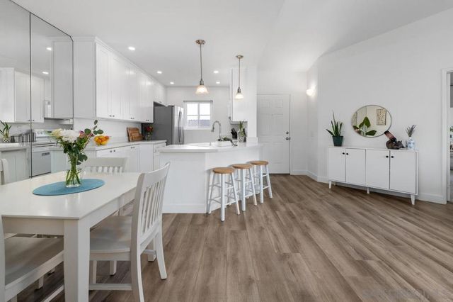 7127 Camino Degrazia 130, San Diego, CA 92111