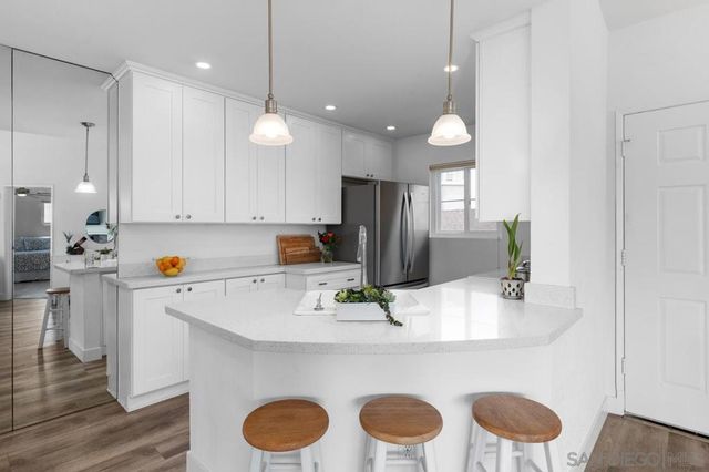 7127 Camino Degrazia 130, San Diego, CA 92111