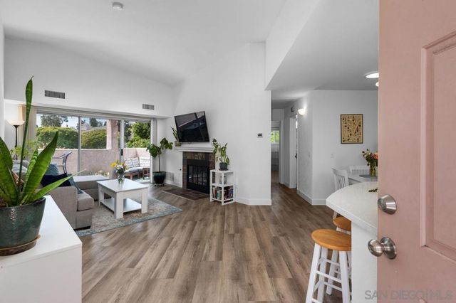 7127 Camino Degrazia 130, San Diego, CA 92111