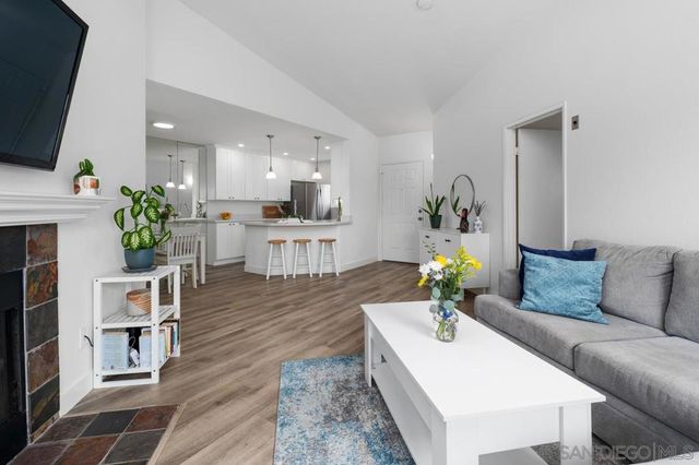 7127 Camino Degrazia 130, San Diego, CA 92111