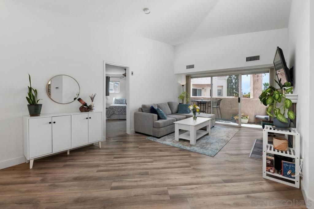 7127 Camino Degrazia 130, San Diego, CA 92111