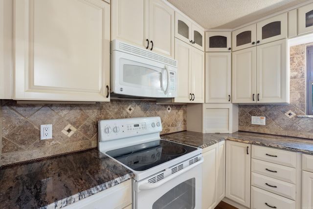 13 Oakdale Dr, Conway, AR 72034