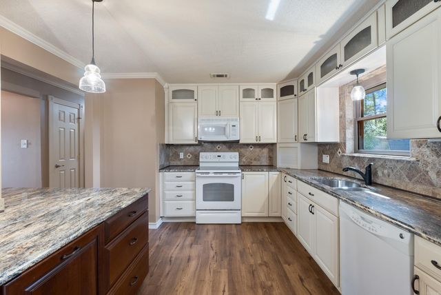 13 Oakdale Dr, Conway, AR 72034