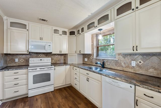 13 Oakdale Dr, Conway, AR 72034