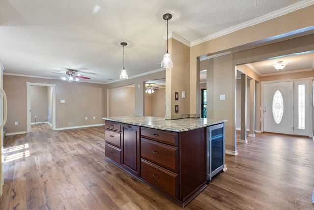 13 Oakdale Dr, Conway, AR 72034