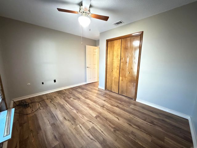 13 Oakdale Dr, Conway, AR 72034