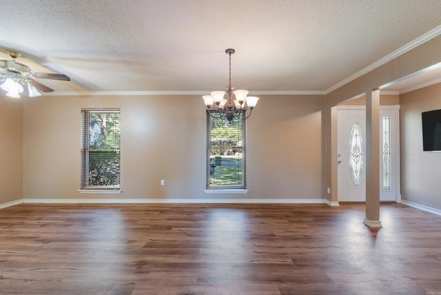 13 Oakdale Dr, Conway, AR 72034