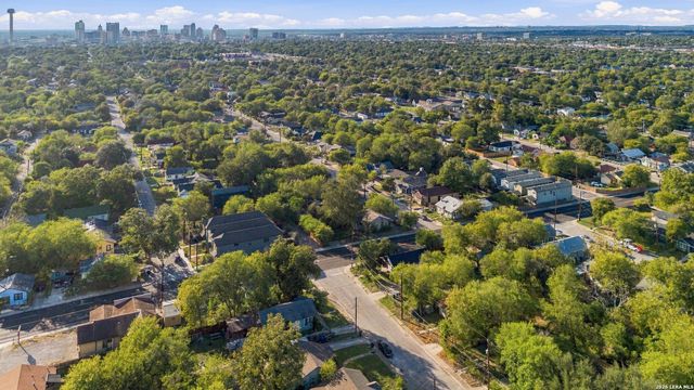 1707 N CENTER ST, San Antonio, TX 78202
