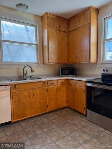 1121 9th Avenue S, Saint Cloud, MN 56301