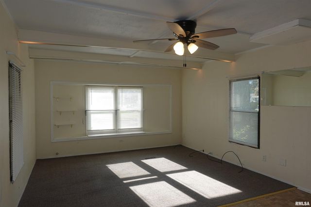 710 Century Estates, Galesburg, IL 61401