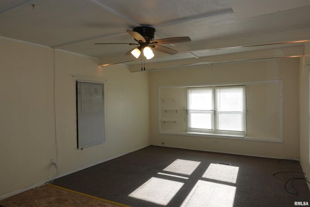 710 Century Estates, Galesburg, IL 61401