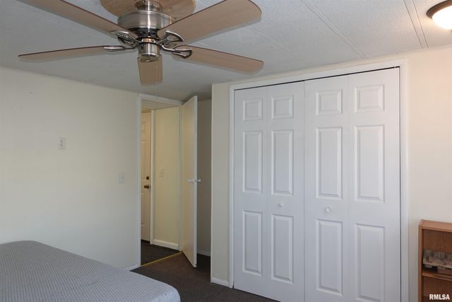 710 Century Estates, Galesburg, IL 61401