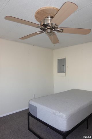 710 Century Estates, Galesburg, IL 61401