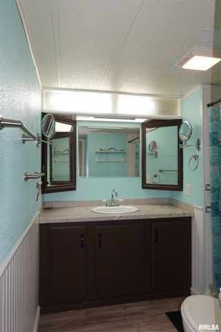 710 Century Estates, Galesburg, IL 61401