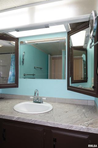 710 Century Estates, Galesburg, IL 61401