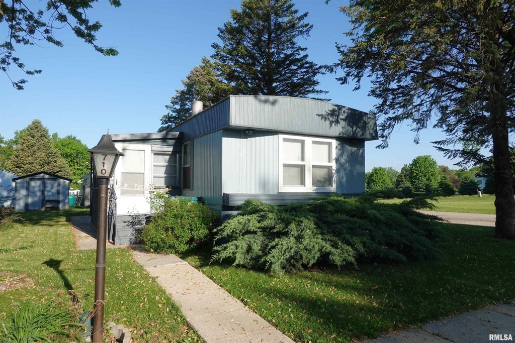 710 Century Estates, Galesburg, IL 61401