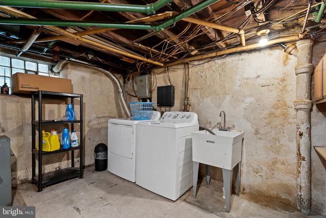 221 WIDENER ST, Philadelphia, PA 19120