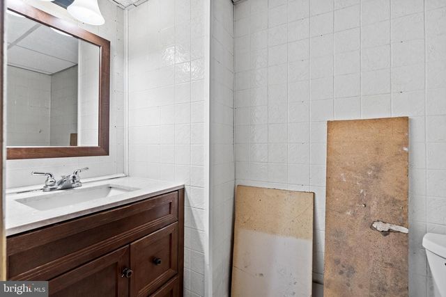 221 WIDENER ST, Philadelphia, PA 19120