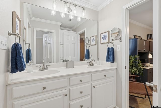 105 Cheyenne Trl, Gilmer, TX 75644