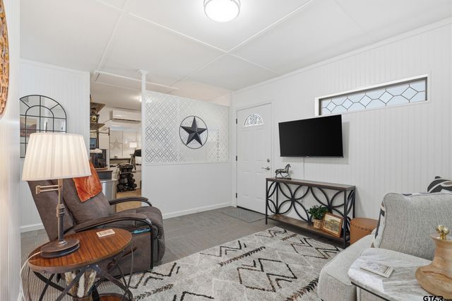 105 Cheyenne Trl, Gilmer, TX 75644