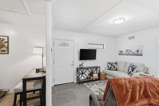 105 Cheyenne Trl, Gilmer, TX 75644