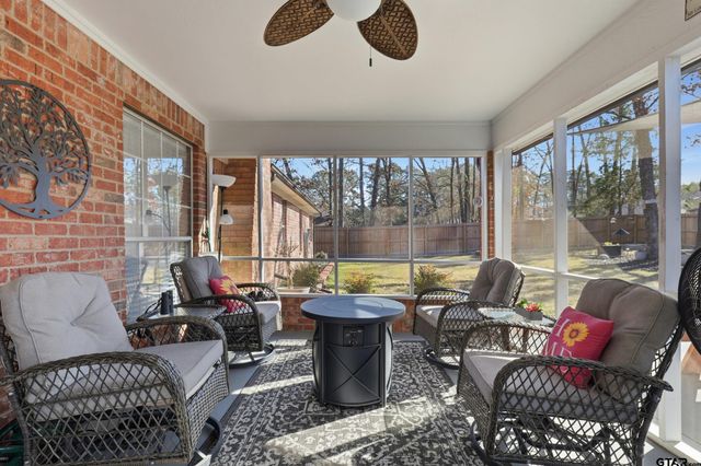 105 Cheyenne Trl, Gilmer, TX 75644