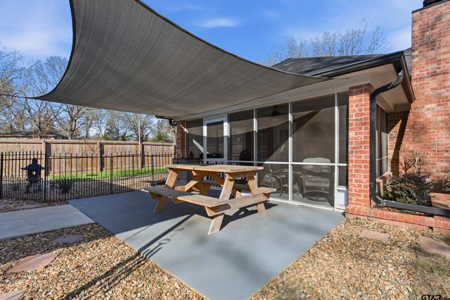 105 Cheyenne Trl, Gilmer, TX 75644