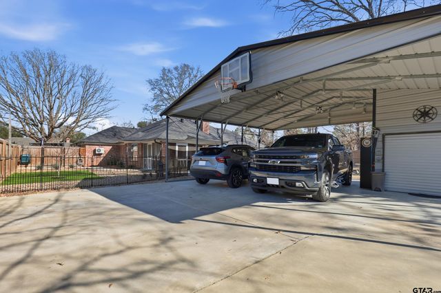 105 Cheyenne Trl, Gilmer, TX 75644