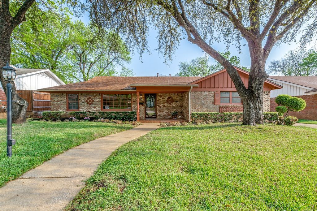 6809 Yolanda Drive, Fort Worth, TX 76112