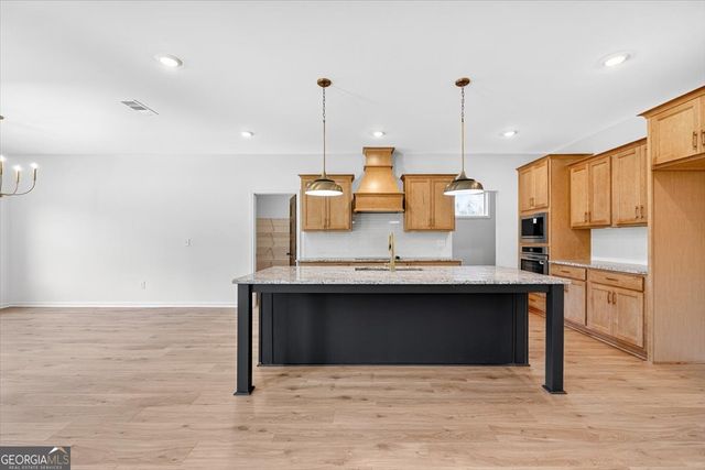 1518 The rock Road, Thomaston, GA 30286