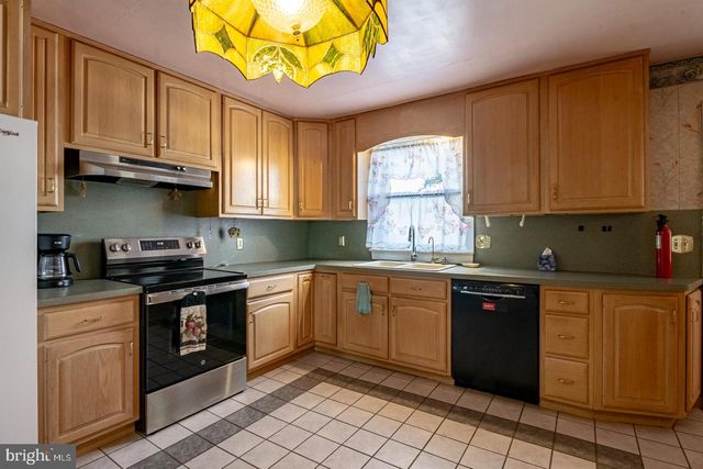 505 CENTRE ST, Reading, PA 19605