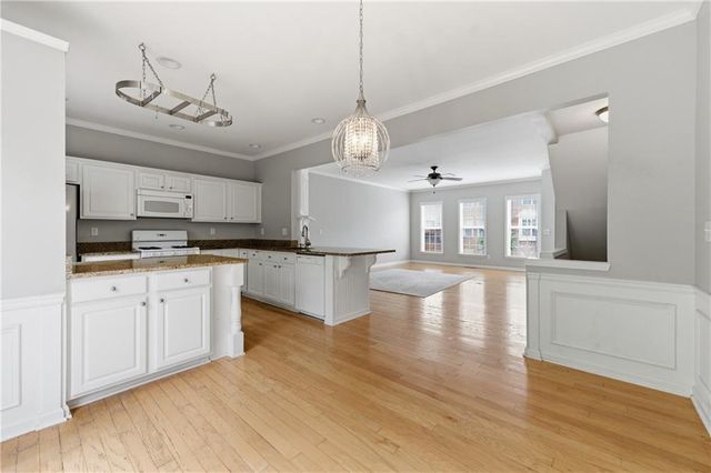 4011 Edgecomb Drive, Roswell, GA 30075