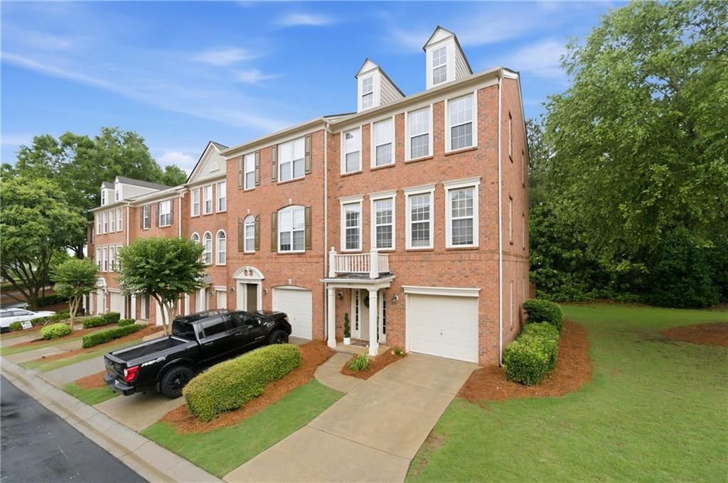 4011 Edgecomb Drive, Roswell, GA 30075